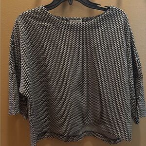 Women's Black and White Patterned Top